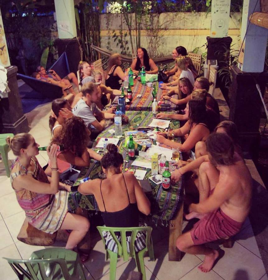 Canggu Surf Hostel מראה חיצוני תמונה