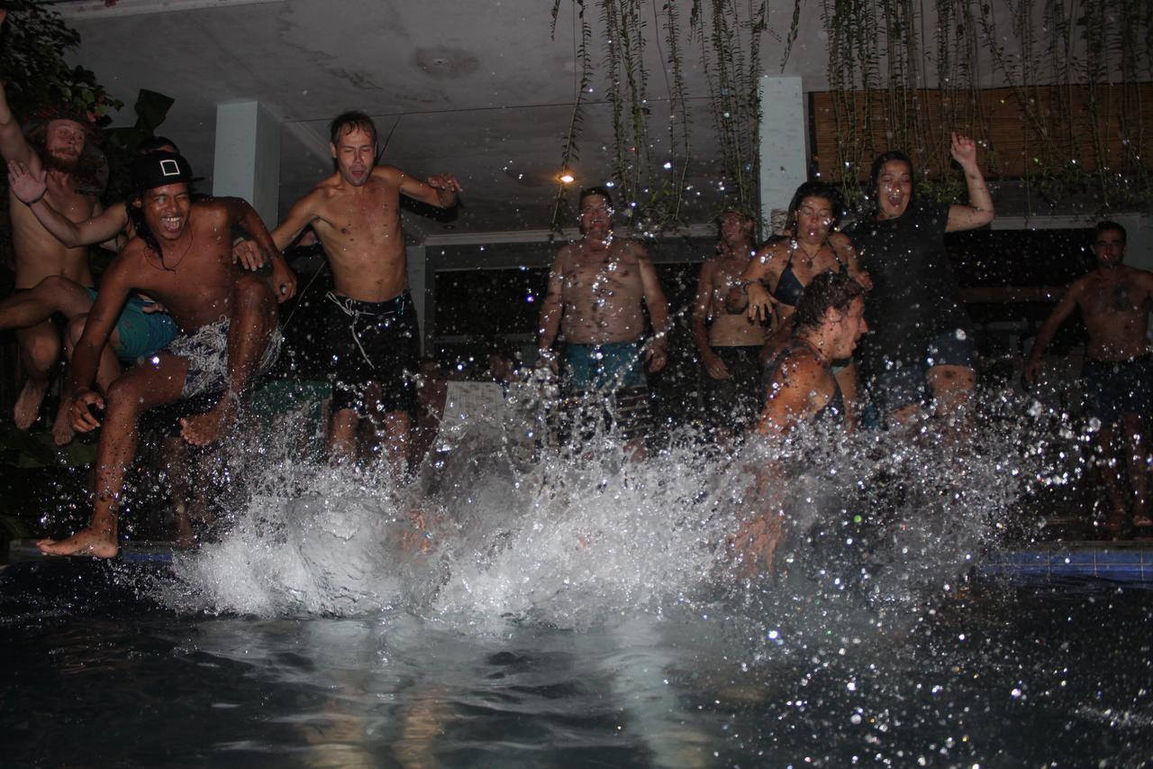 Canggu Surf Hostel מראה חיצוני תמונה