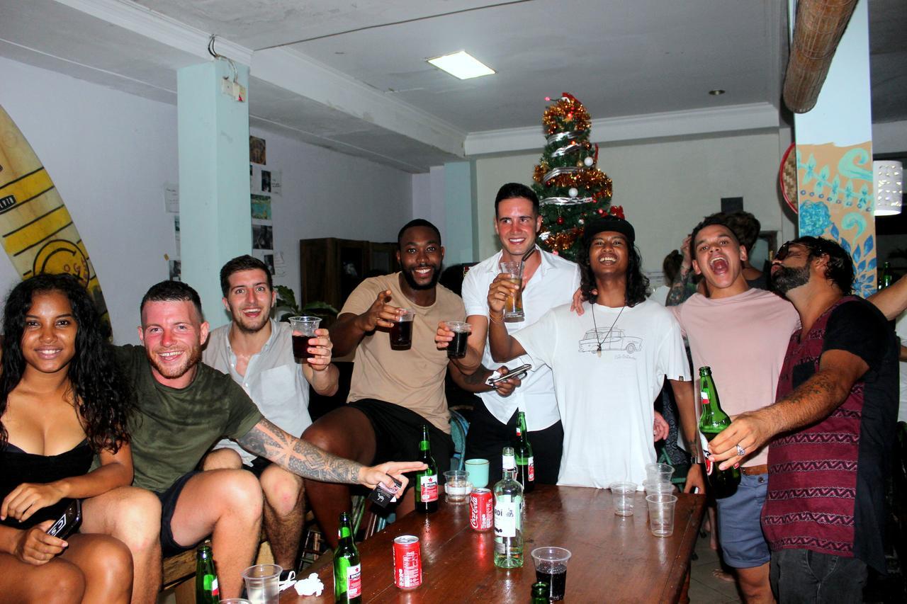 Canggu Surf Hostel מראה חיצוני תמונה