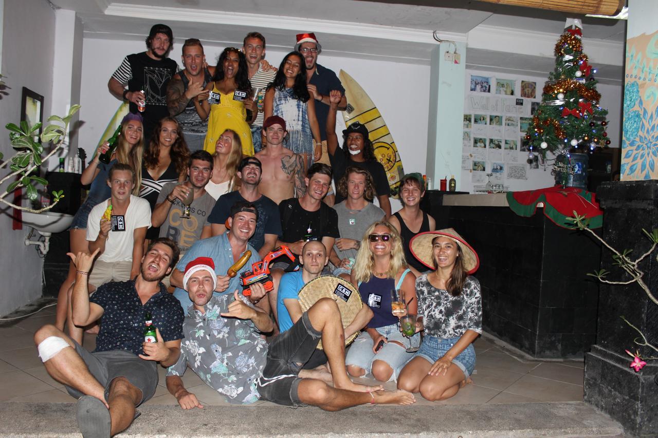 Canggu Surf Hostel מראה חיצוני תמונה
