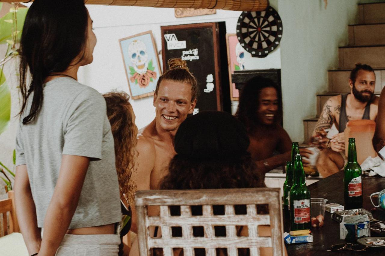 Canggu Surf Hostel מראה חיצוני תמונה